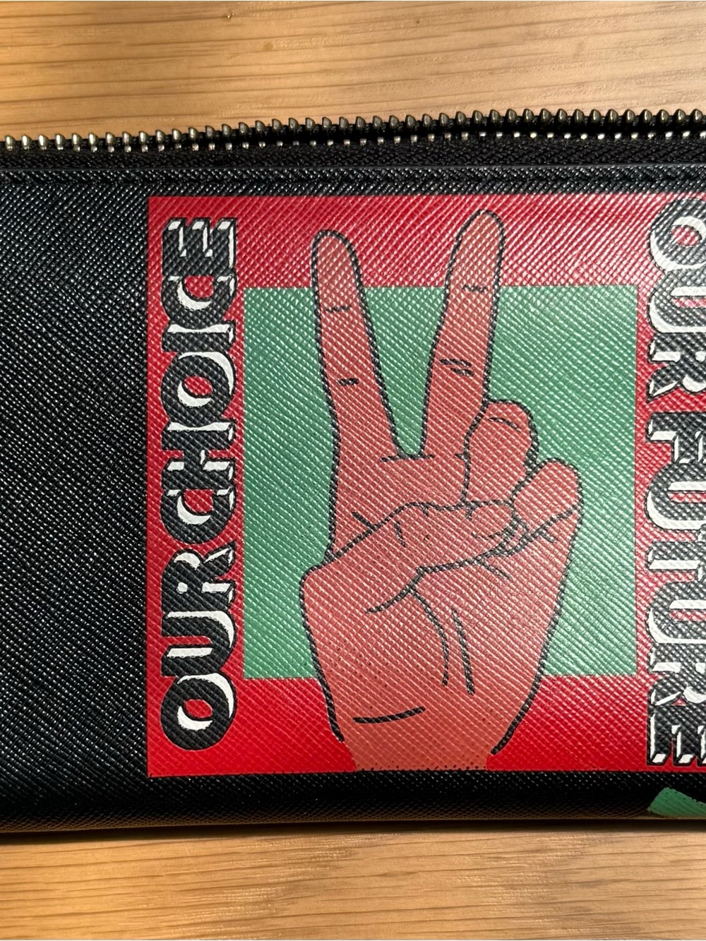 Rare find! Marc Jacobs Black 'Unite Our Future' Zip Continental Wallet - Picture 3 of 15